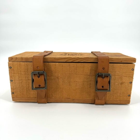 Vintage MaCallan 25 Anniversary Leather Belted Wooden Box - Picture 8 of 10